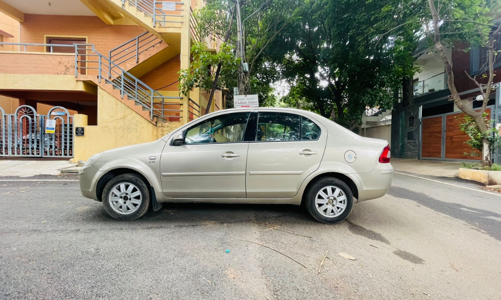 FORD FIESTA ZXI WITH AIRBAGS - 2
