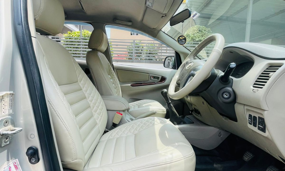 TOYOTA INNOVA GS -5