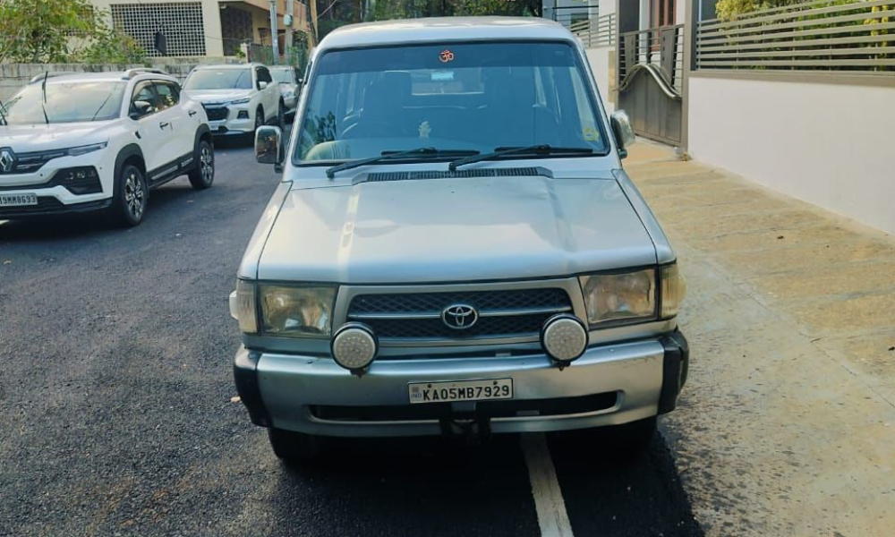 Toyota Qualis GS - 1