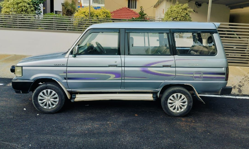 Toyota Qualis GS - 2
