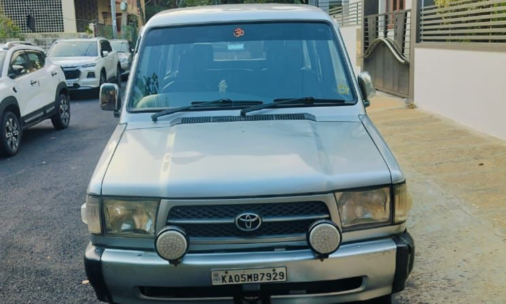 Toyota qulis GD -1